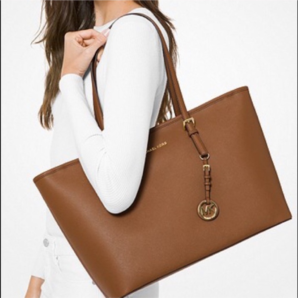 Michael Kors Medium Jet Set Tote in Tan